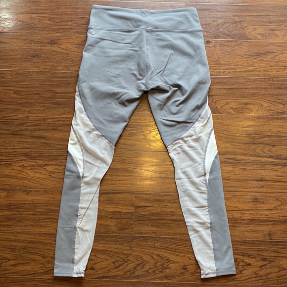 Mid-Rise Mesh Powerhold Fabletics Legging - Picture 4 of 7